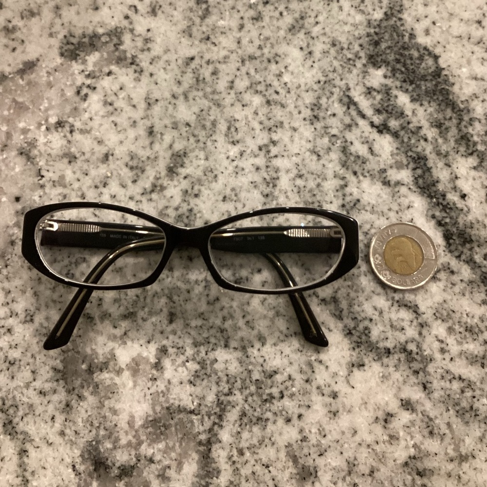 ♥️ FENDI iconic designer frames black w FENDI logo on sides ♥️ - Picture 10 of 10